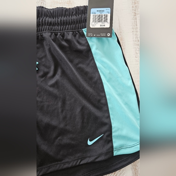 NIKE women's shorts size M - Picture 2 of 5